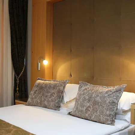 Szálloda Emerald 4*