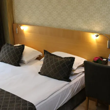 Hotel Emerald